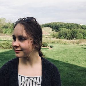 Meet your Posher, Hannah